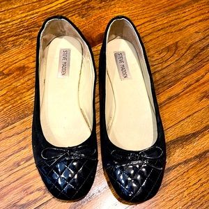Steve Madden Black Ballerina Flats. Leather Front with Bow. Great condition